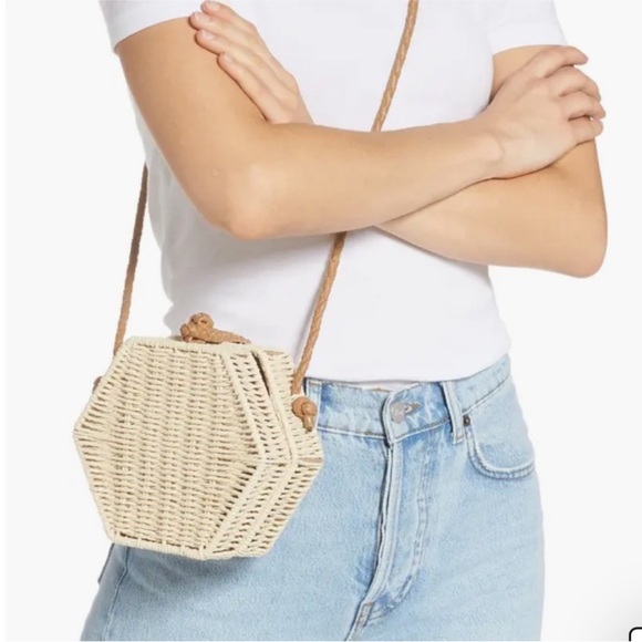 Anthropologie Mali + Lili small hexagon crossbody woven purse - Picture 1 of 3